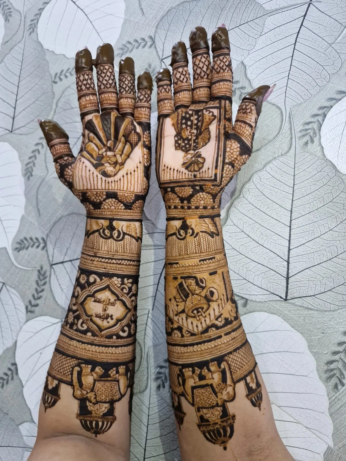 Festive mhendi henna design by Gopi Mahendi Art, Vastral Ahmedabad